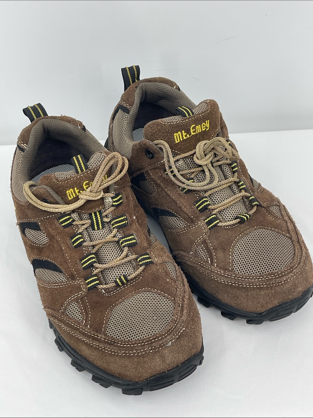 MT. EMEY Brown LEATHER Men's Trail Sneakers SIZE 8.5 width 9E 9708 model no.